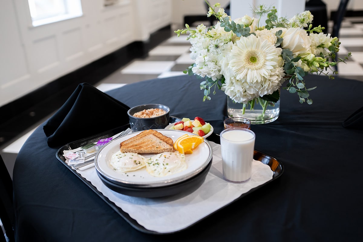 a breakfast tray at Paradise Valley Manor care center